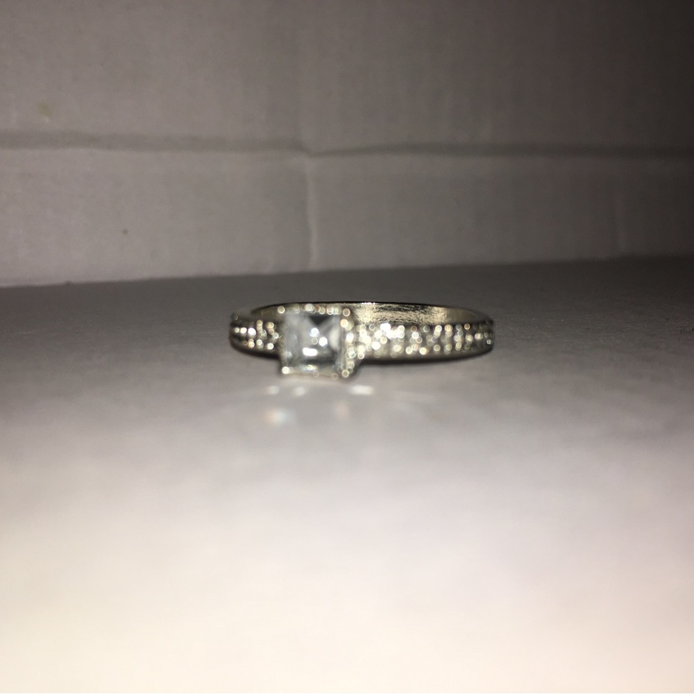 DIAMOND SQUARE BAND RING - Picture 9 of 12